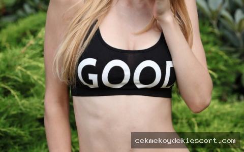 Yasemin: Çekmeköy uzun boylu escort bayan